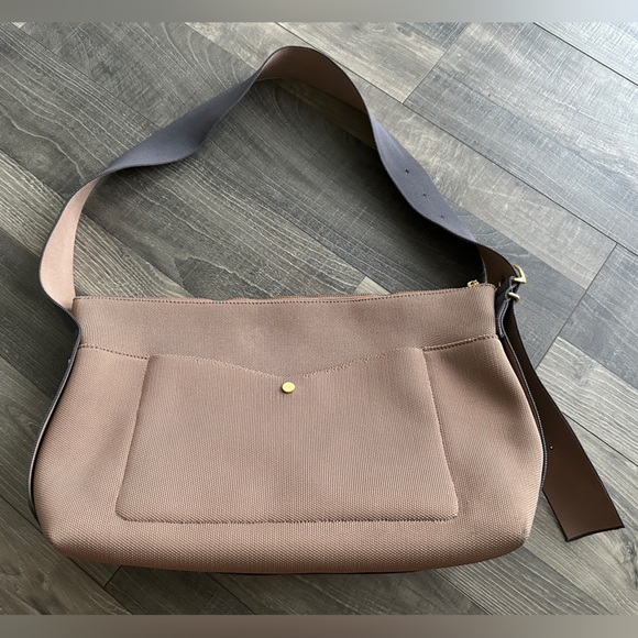 Cuyana Shoulder Bag - Picture 2 of 12
